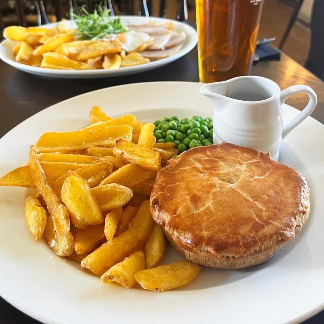 The Crown, Smallburgh Eksteriør bilde